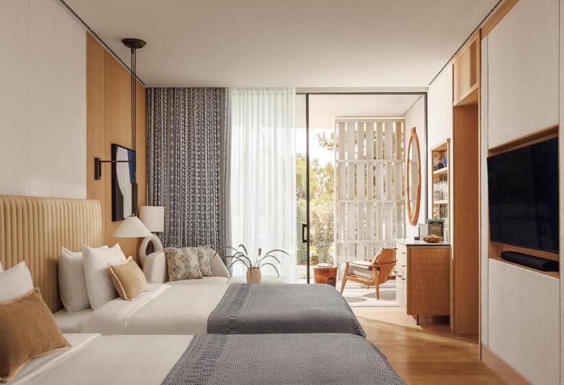 غرفة قياسية سرير ملكى, One&only Aesthesis, Athens