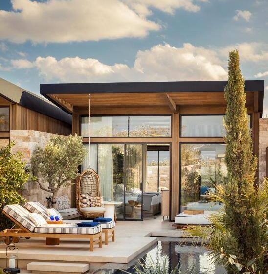 بنجلو قياسى, One&only Aesthesis, Athens