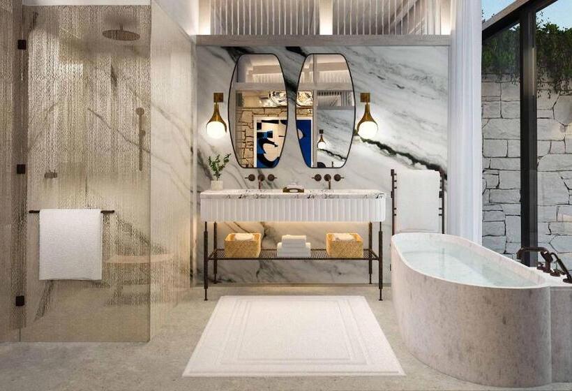 بنجلو قياسى, One&only Aesthesis, Athens