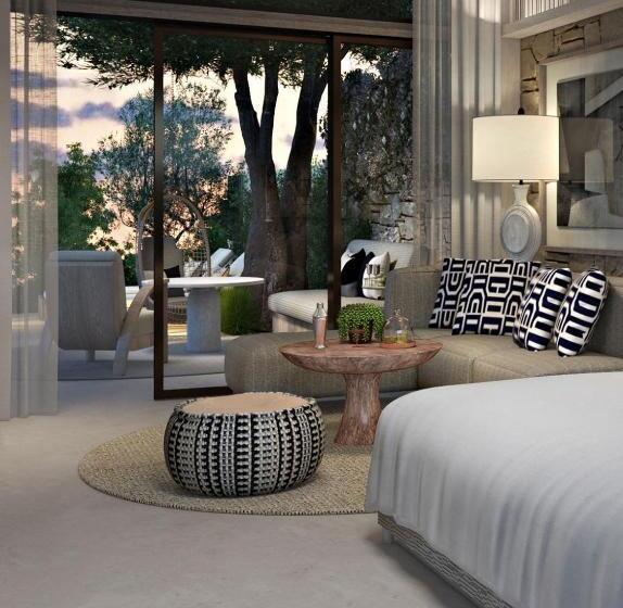 بنجلو قياسى, One&only Aesthesis, Athens