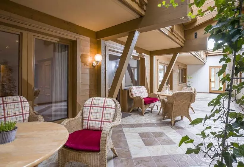 エコノミー４人部屋, Alpenhof Hotel Garni Suprême