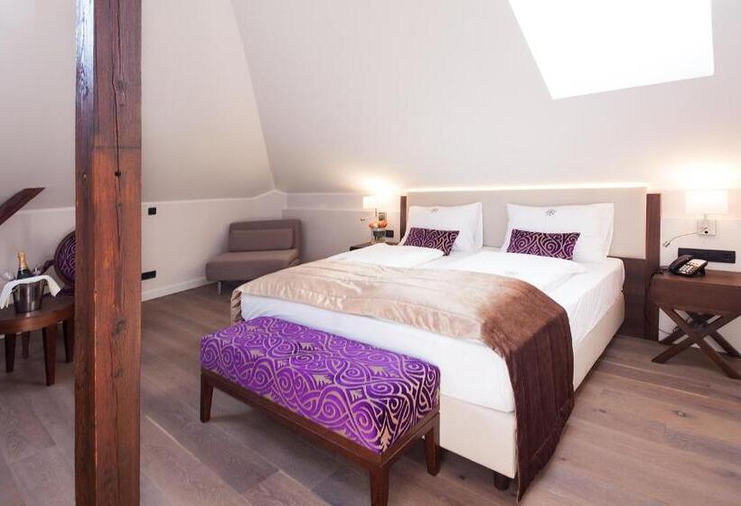 高级三人间, Boutique Hotel Adria