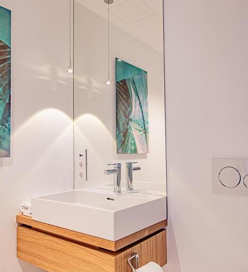 1 Bedroom Apartment Lake View, Attersee