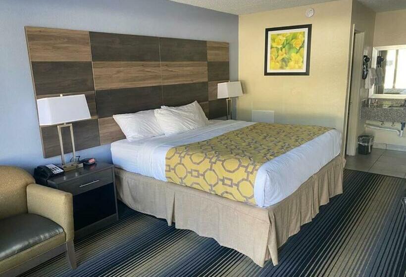 غرفة قياسية سرير كينج لذوى الإحتياجات الخاصة, Baymont By Wyndham Cheraw