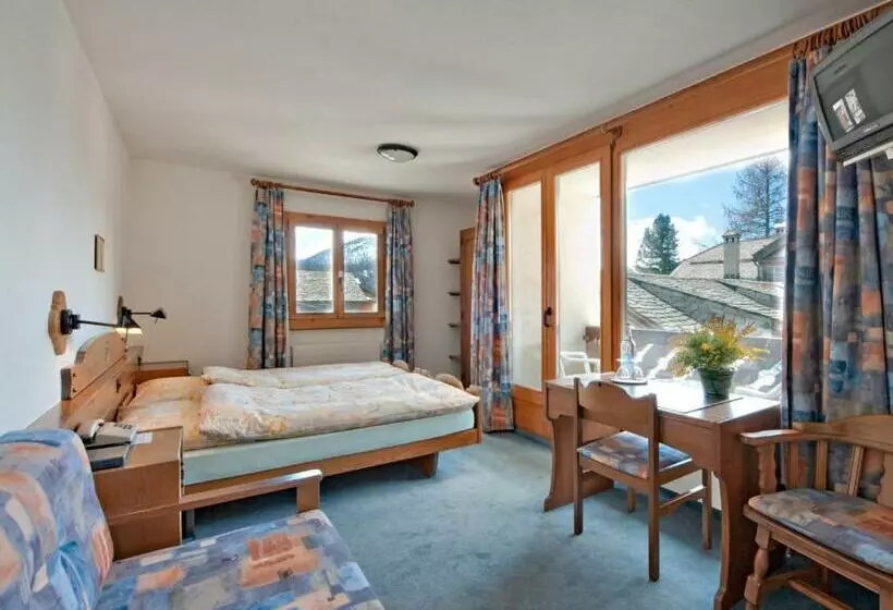 Chambre Standard avec Balcon, Chesa Grischa
