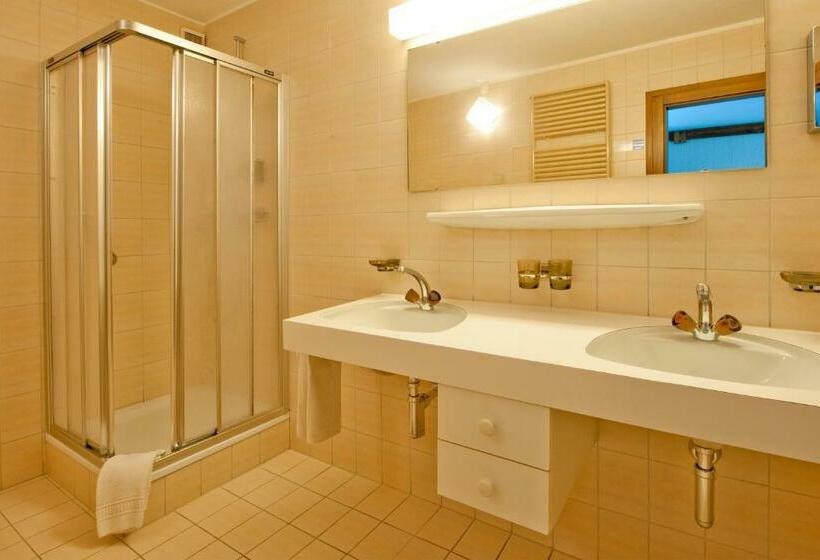 标准间, Chesa Grischa