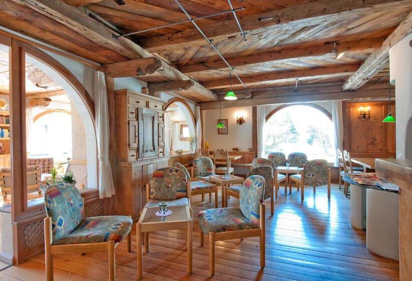 带阳台套房, Chesa Grischa