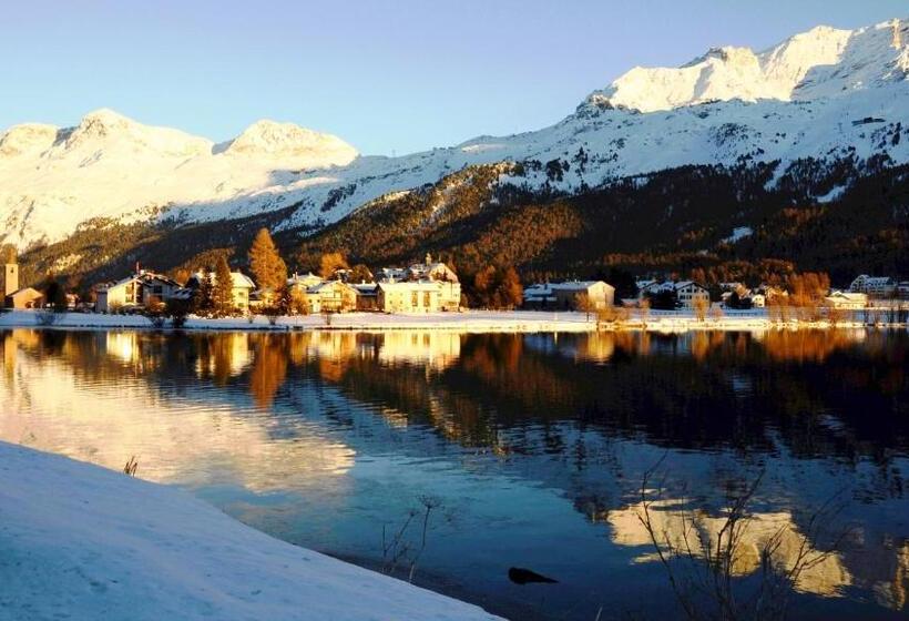 带阳台套房, Chesa Grischa