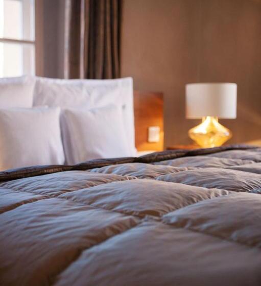 جناح جونيور, Hofwirt