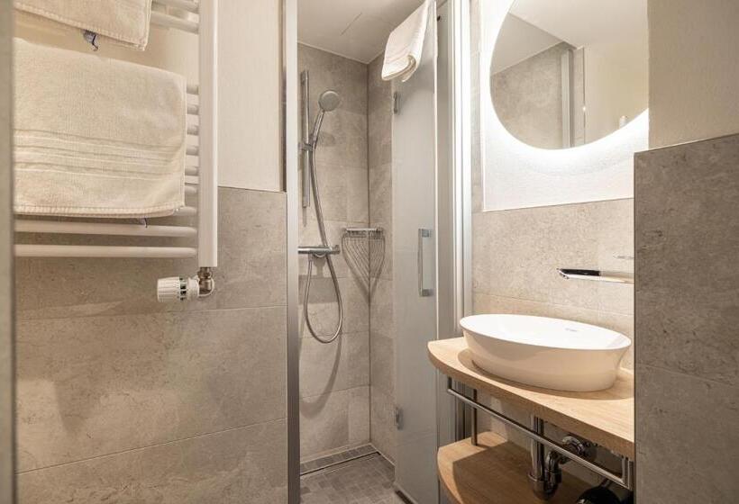 חדר יחיד בסיסי, Hohe Promenade