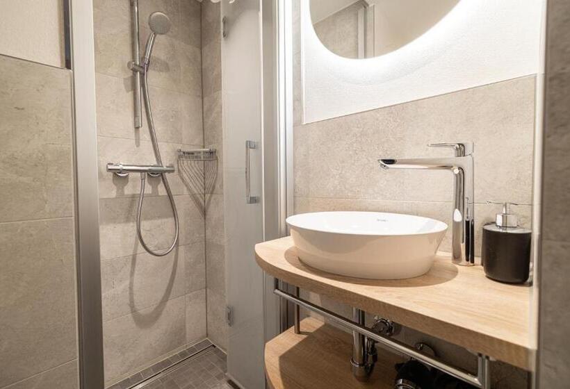 חדר יחיד בסיסי, Hohe Promenade