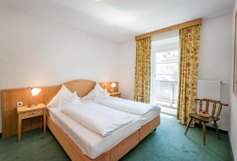 Family flat with balcony, Inntaler Hof