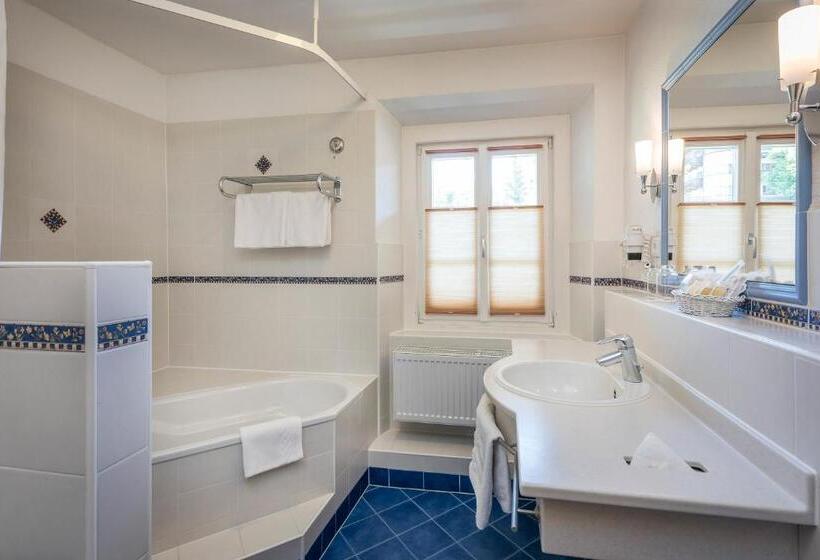 Family flat with balcony, Inntaler Hof