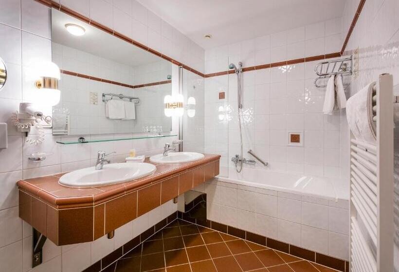 Classic room with balcony, Inntaler Hof