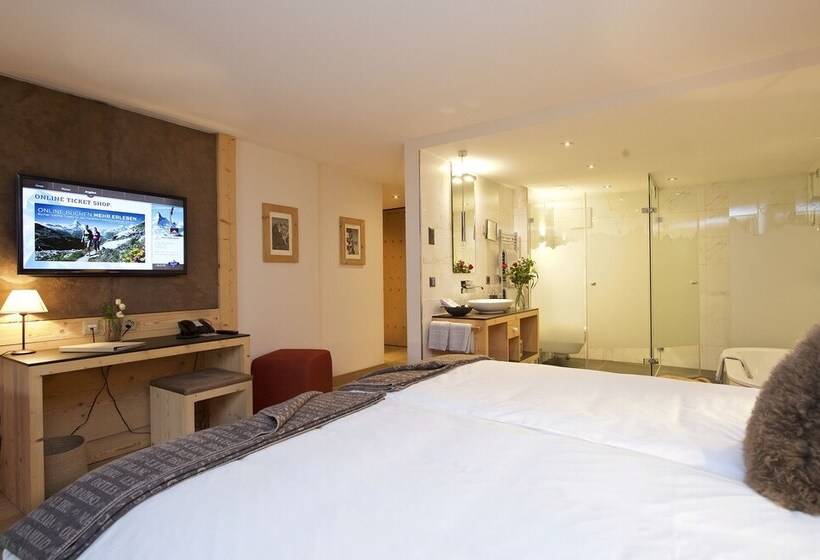 Номер Стандарт с Балконом, Matterhorn Lodge Boutique Hotel & Apartments