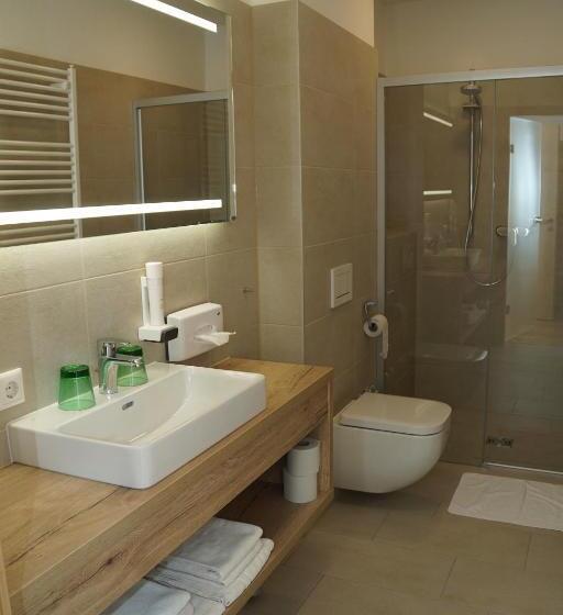 חדר דלוקס לארבעה, Semriacherhof