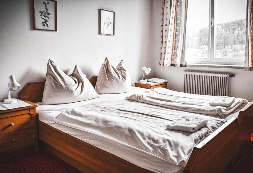 חדר סטנדרט לארבעה, Semriacherhof