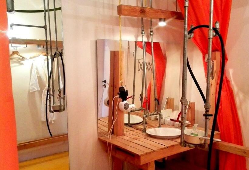 اتاق استاندارد یک نفره, Wiener Gäste Zimmer