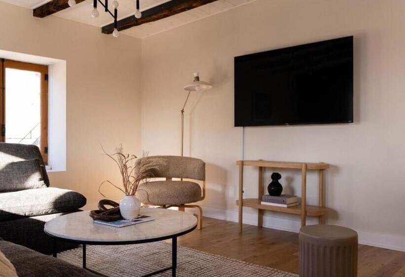 Люкс Deluxe 2 Спальни, Maison Place Royale By Luxury In Transit