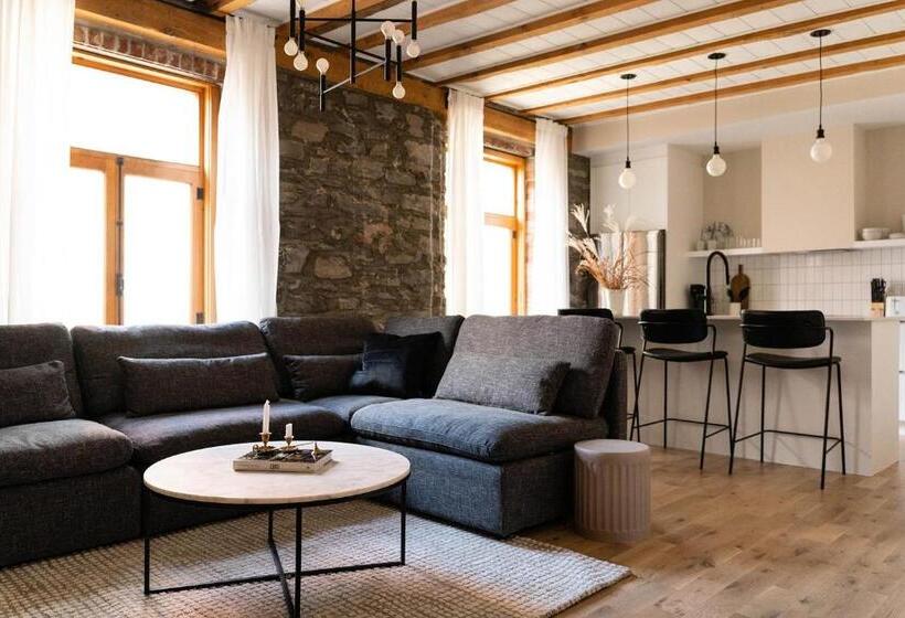 Люкс Deluxe 2 Спальни, Maison Place Royale By Luxury In Transit