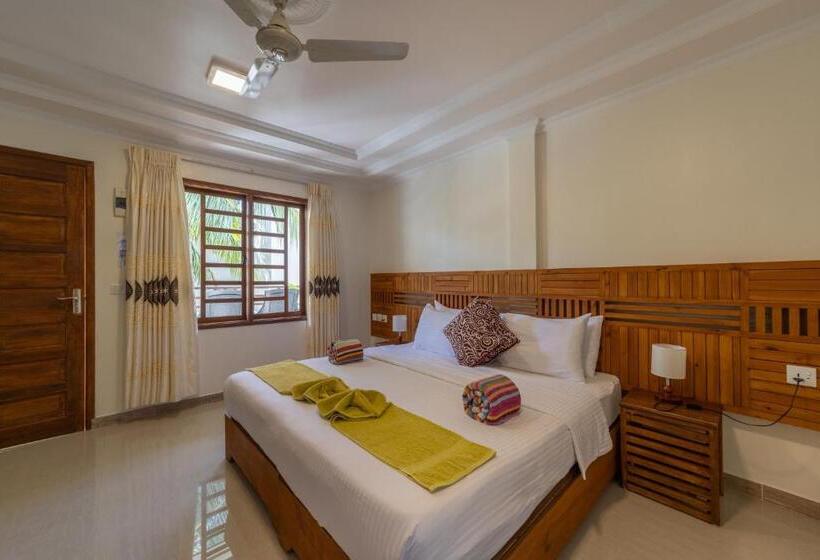 اتاق لوکس, Kamadhoo Inn