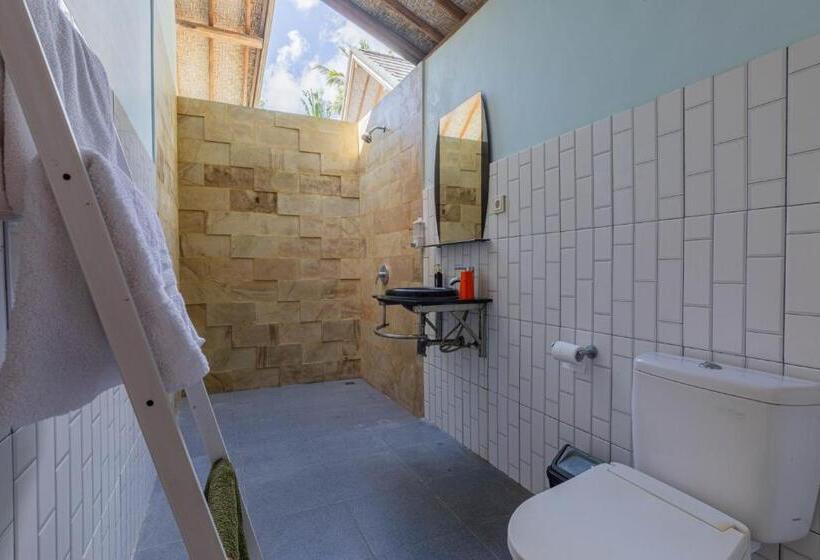 חדר דלוקס, Ume Sari Nusa