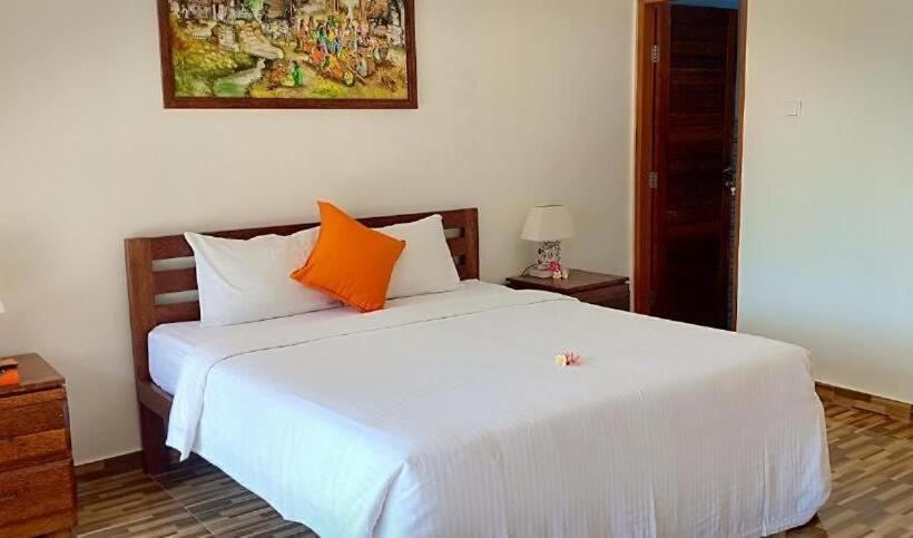 חדר דלוקס, Ume Sari Nusa