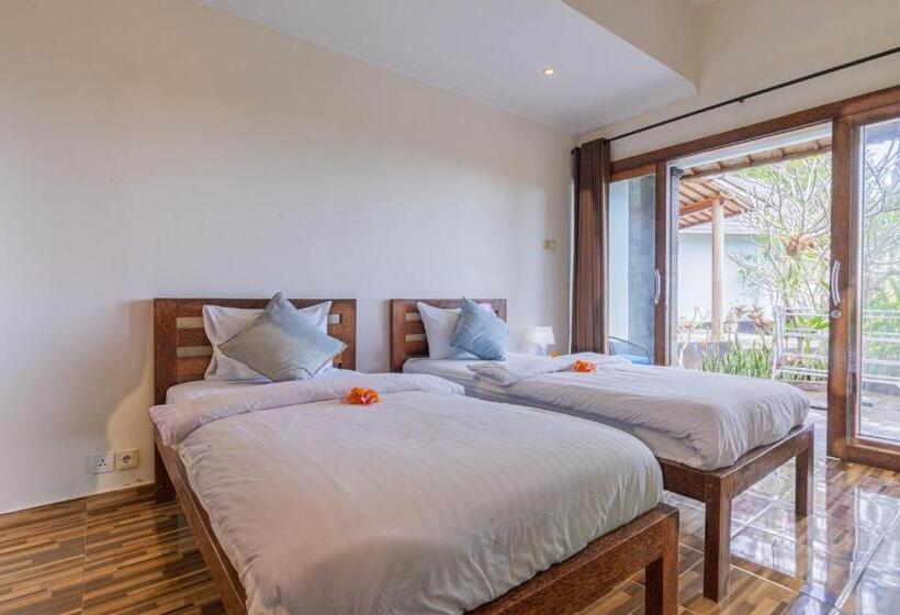 חדר משפחתי דלוקס, Ume Sari Nusa