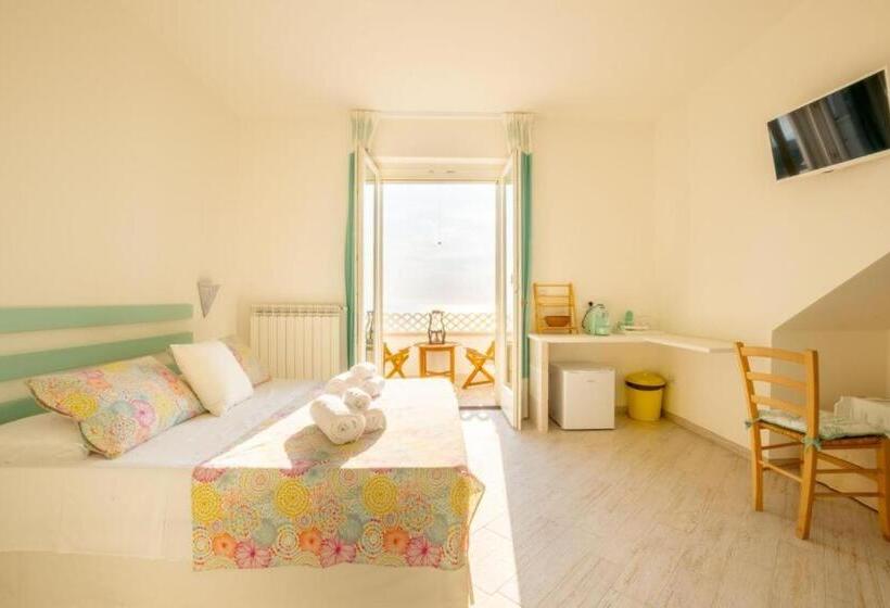 חדר סטנדרט לארבעה נוף לים, Finisterrae Rooms And Suites