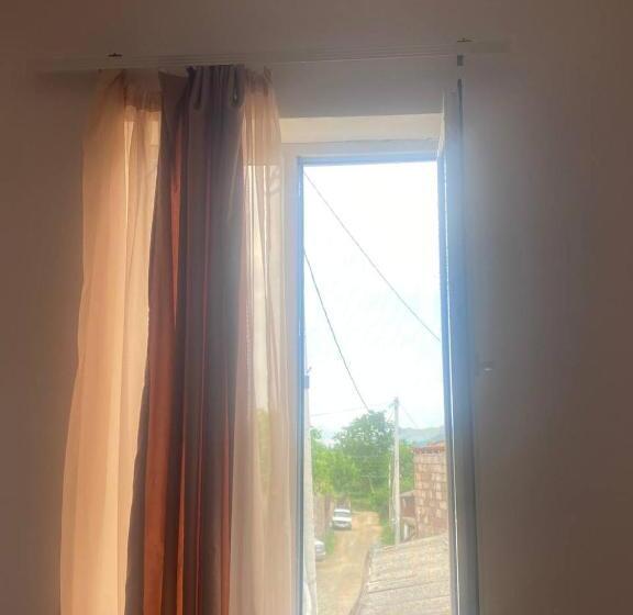 اتاق استاندارد, Bed & Breakfast Gevorgyans