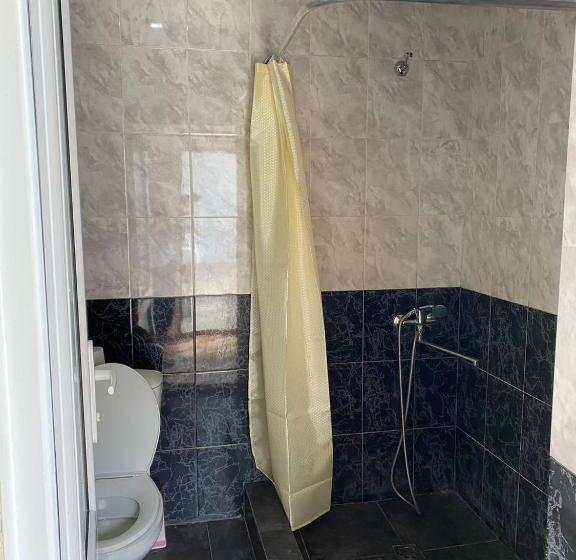 اتاق استاندارد سه نفره, Bed & Breakfast Gevorgyans