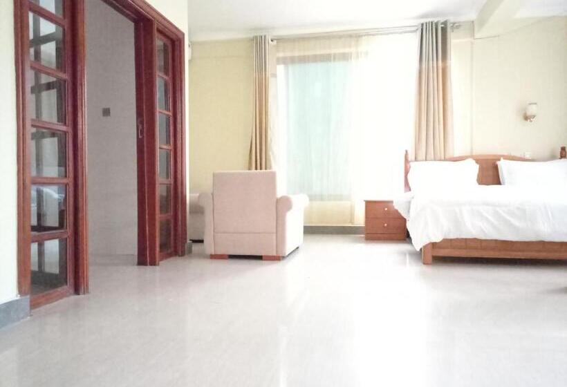 سوییت, Des Grand Hotel Mwanza