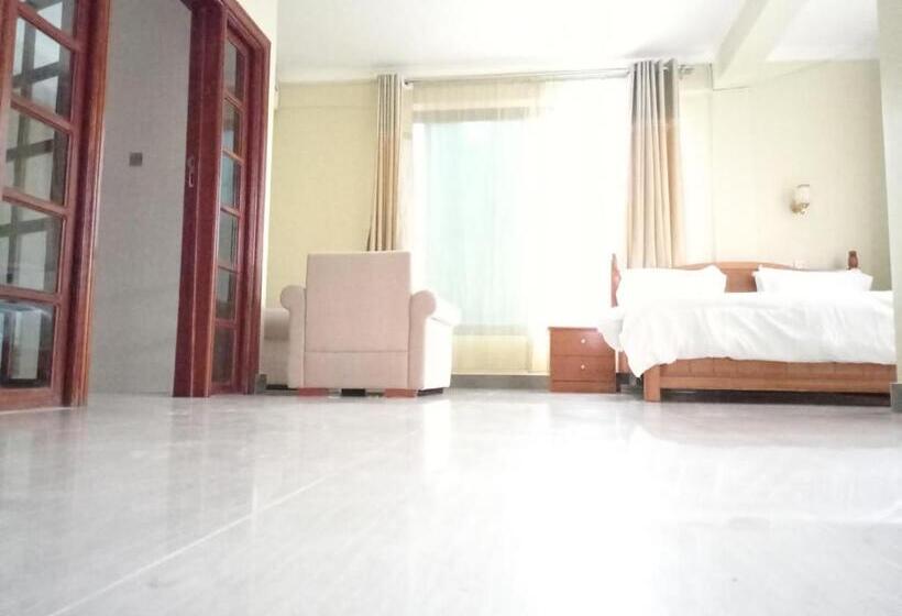 Люкс, Des Grand Hotel Mwanza
