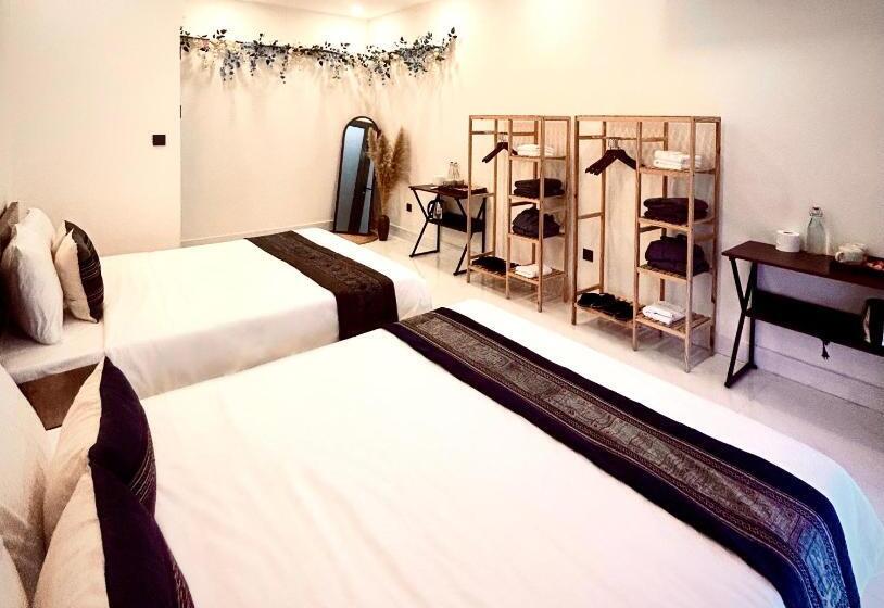 اتاق چهار تخته با دستشویی مشترک, Herbs Spa & Hotel Riverside Grand World