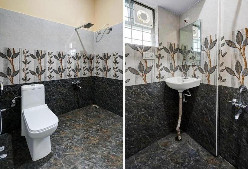 חדר קלאסי לשלושה, Oyo Flagship Shri Sai Palace