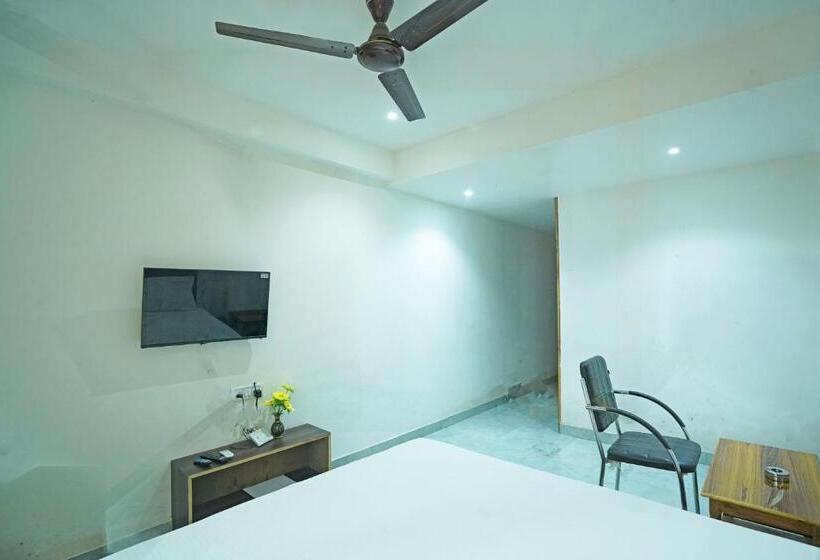 Triple Classic Room, Oyo Ss Palace