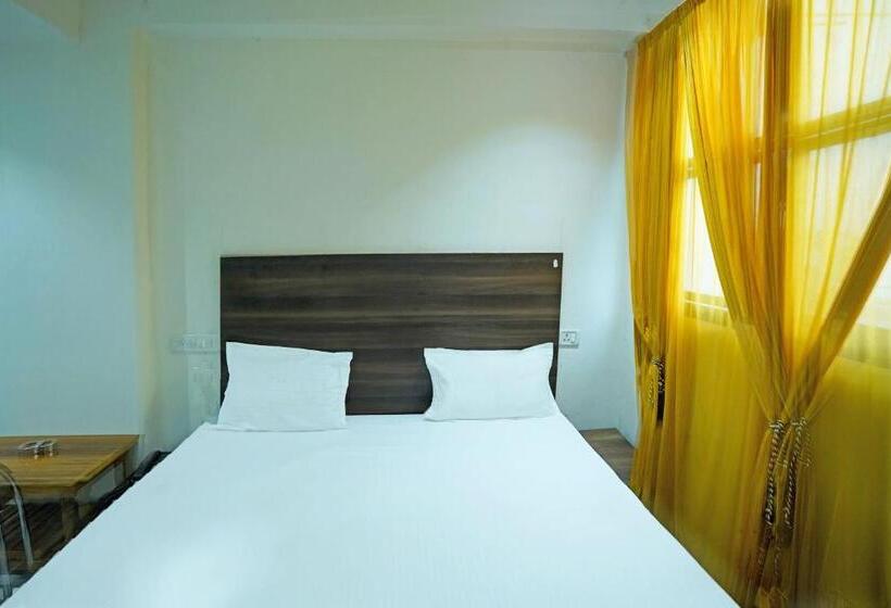 Triple Classic Room, Oyo Ss Palace