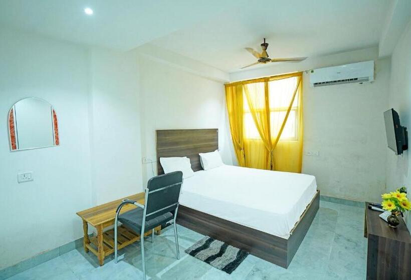 Triple Classic Room, Oyo Ss Palace