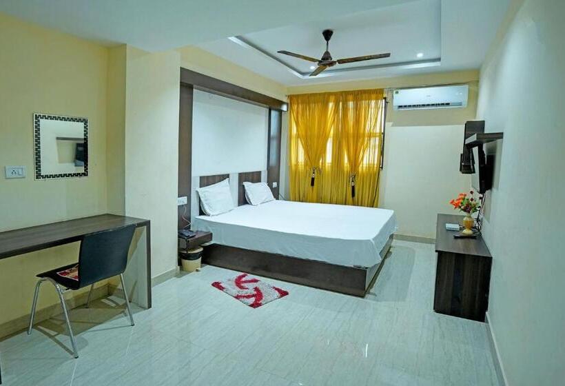 Triple Classic Room, Oyo Ss Palace