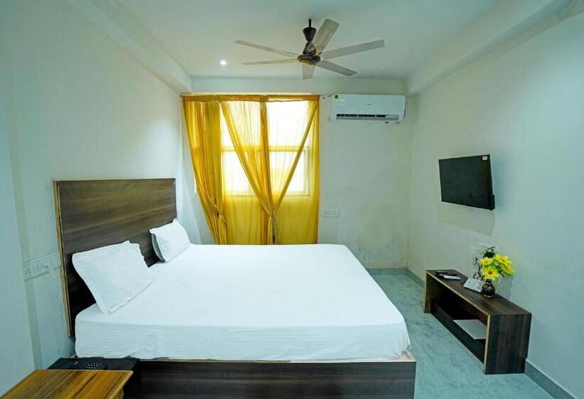 Triple Classic Room, Oyo Ss Palace