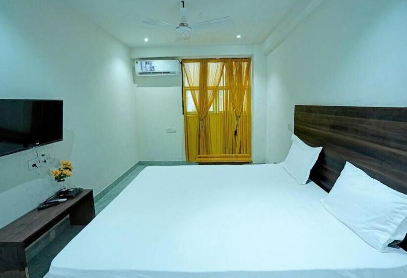 Triple Classic Room, Oyo Ss Palace