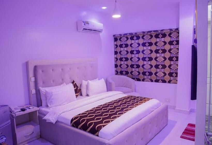 سوییت لوکس, Paradise By Atican Beach