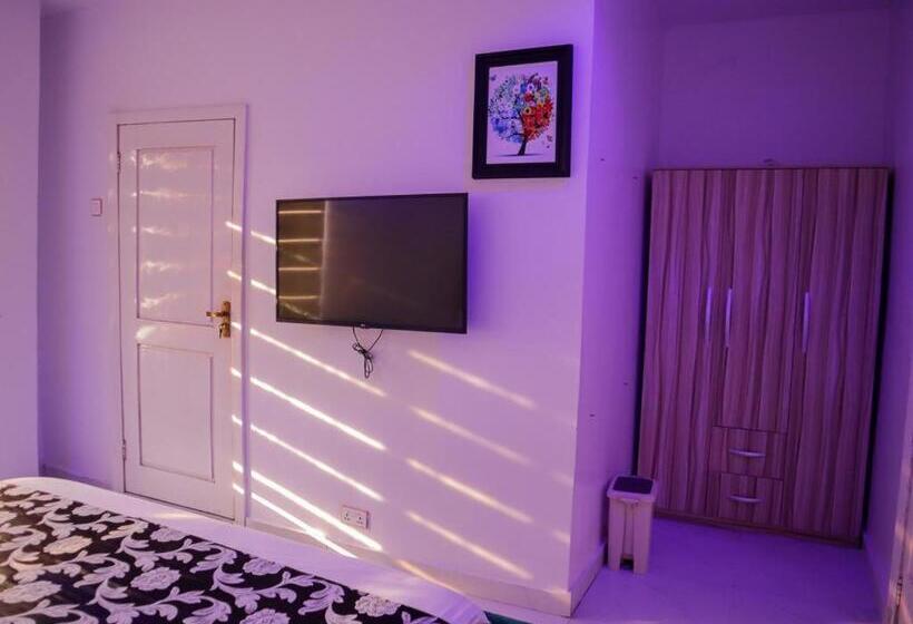 سوییت لوکس, Paradise By Atican Beach