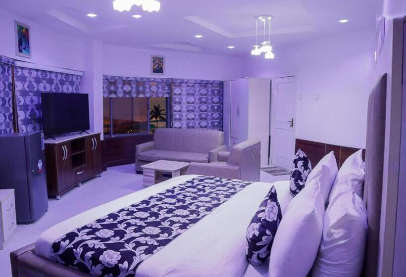 اتاق خانوادگی با چشمانداز دریا, Paradise By Atican Beach