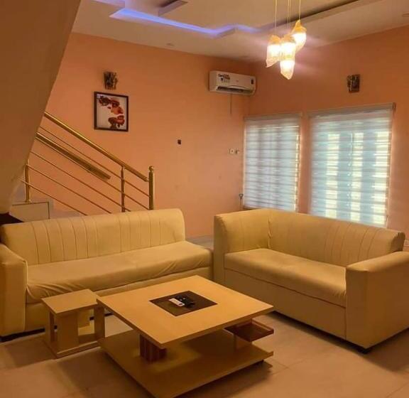 آپارتمان 2 خوابه, Paradise By Atican Beach