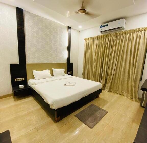 Номер Deluxe, Retro Forest Resort Lonavala