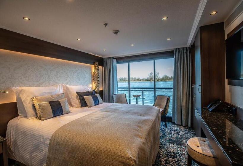 Deluxe room with river view, Viva Riverside 4 Köln