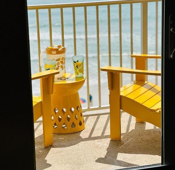 סטודיו סטנדרט עם מרפסת, Oceanfront Oasis