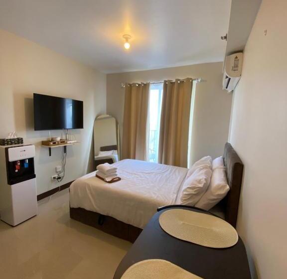 סטודיו סטנדרטי נוף לים, Seaside Serenity W/ Sunrise @ Saekyung Village One