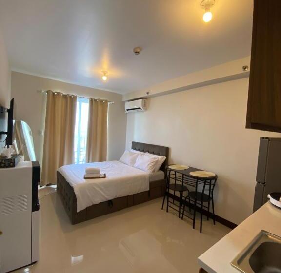 סטודיו סטנדרטי נוף לים, Seaside Serenity W/ Sunrise @ Saekyung Village One